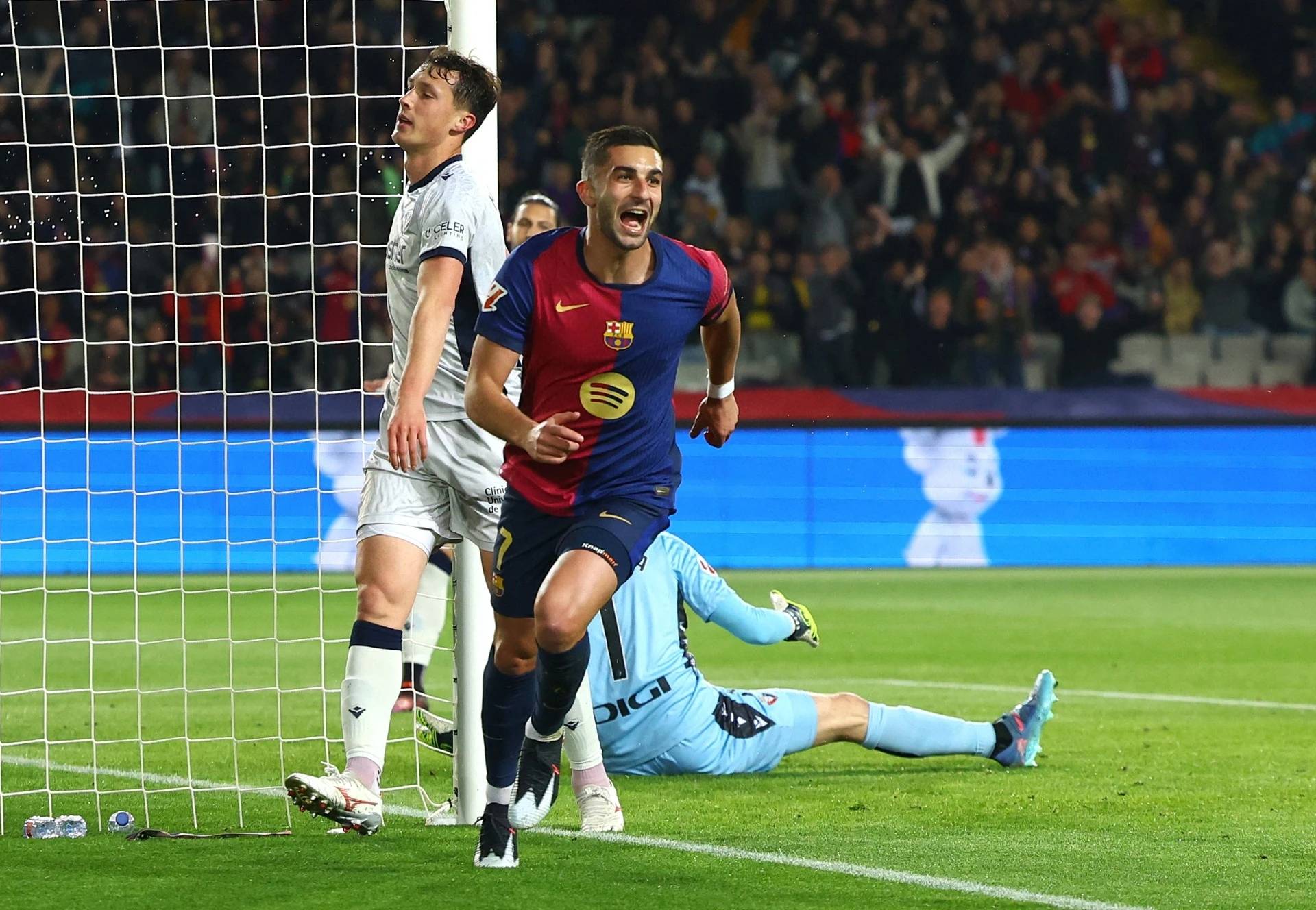 九游app下载关于大比分获胜引爆全场！，莱万多夫斯基意外战胜西班牙队上演精彩一战的信息