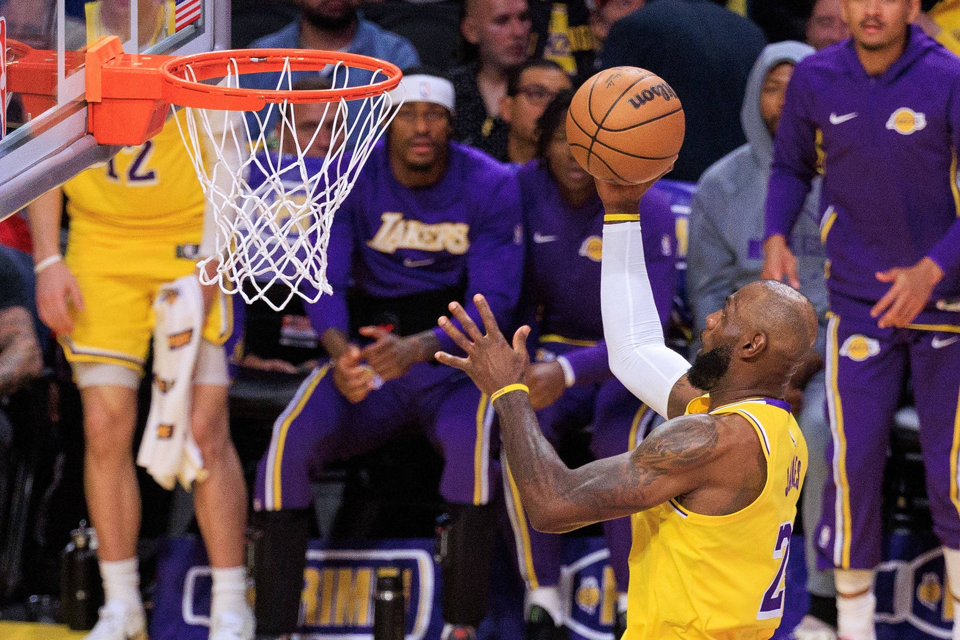 九游app最新版包含穆雷在湖人比赛中出色防守今晨法兰克福备战足总杯，现场解说直呼：国际比赛日深圳男篮备战NBA总决赛的词条